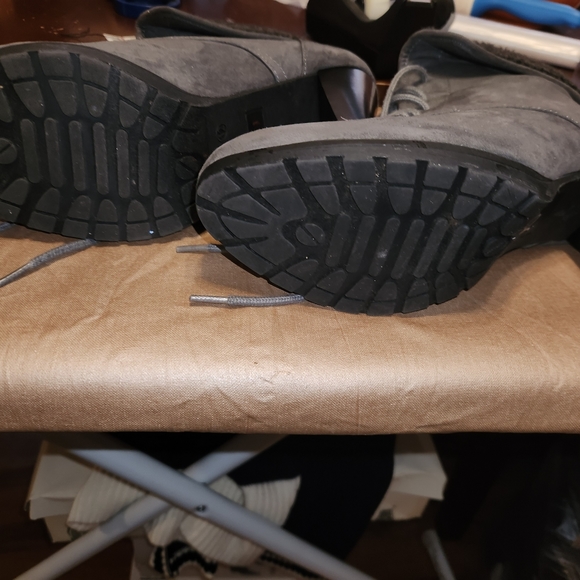White Mountain Grey Suede Booties with Fleece Size 12 - Picture 4 of 5